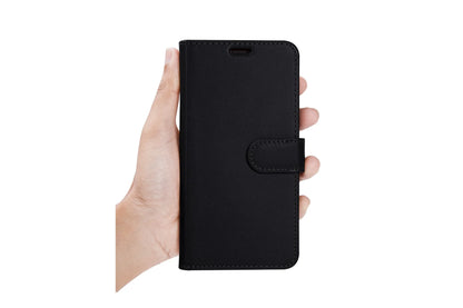 LUCRIN Wallet Case for iPhone 11 Black -  Smooth Leather